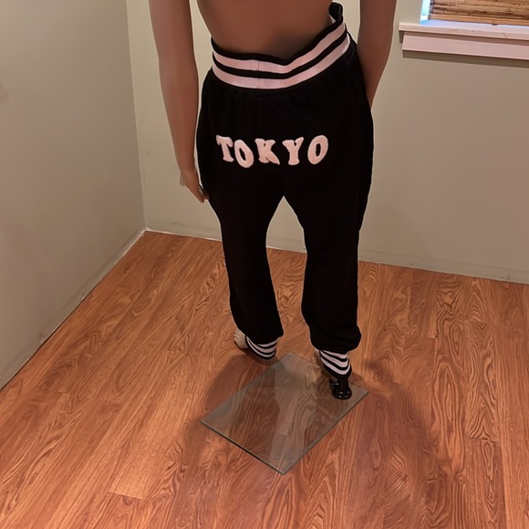 Akira Black Sweatpants With White Fuzzy Trim On Front & Back Size 1X - Picture 3 of 12